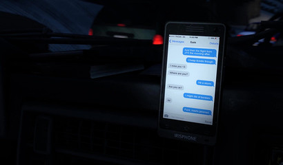 Lara Croft masturbates in a car in a traffic jam