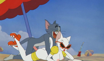 Busty mouse getting fucked by cat Tom on the beach
