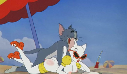 Busty mouse getting fucked by cat Tom on the beach