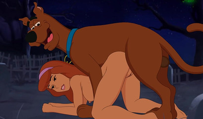 Hot Daphne gets fucked & creampied by Scooby