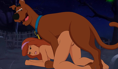 Hot Daphne gets fucked & creampied by Scooby