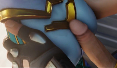 Tracer sucks on another Overwatch character