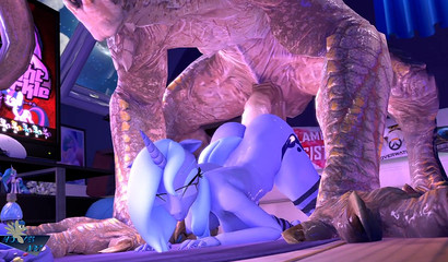 Luna Attention - HoovesArt