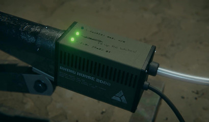 Fast sex machine fucks tied up Lara Croft in her big pussy