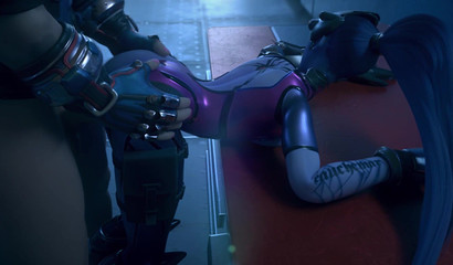 Big futa Zarya se folla a la viuda y se corre en su coño mojado