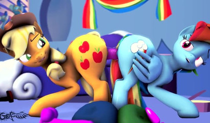 Lesbians Applejack and Twilight Sparkle share one dildo, 3D porn