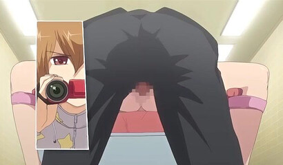 Students videotape university security guard banging teacher