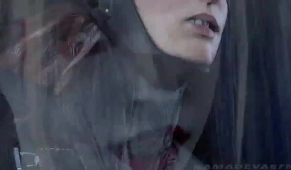 Naughty Harley Quinn's futanari dick fucks moaning Batgirl