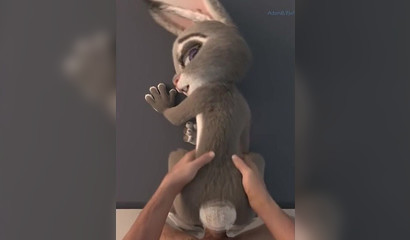 Judy Hopps, petite lapine en peluche en 3D, chevauche une grosse bite partout.