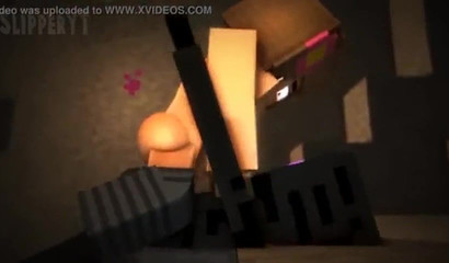 Délicieux ! Elle n'a jamais bourré sa chatte avec cette manette de Minecraft.