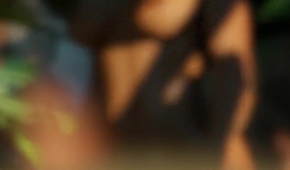 Only living toys can make giantess Emma cum