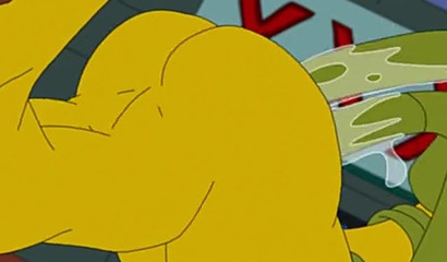 Cheating Marge Simpsons becomes the alien mistress