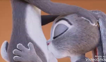 Judy Hopps sobe e desce uma pila